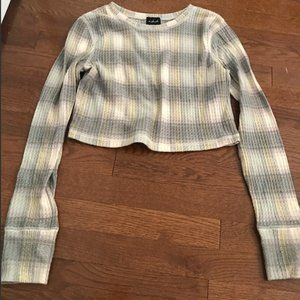 urban outfitters long sleeve cropped ish